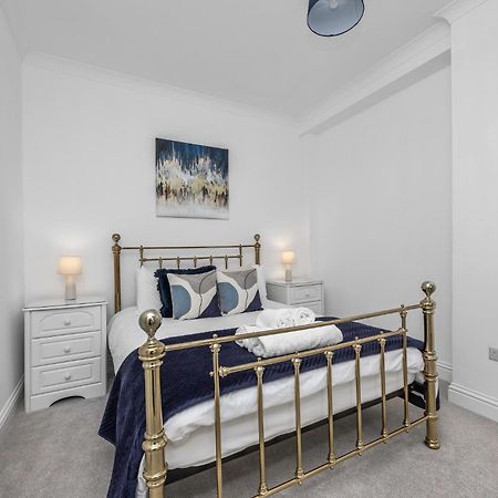 ברייטון 2 Bedroom Flat - With King Sized Beds, Netflix And Sky - Perfect For Contractors, Vacation Guests Or Those Relocating מראה חיצוני תמונה