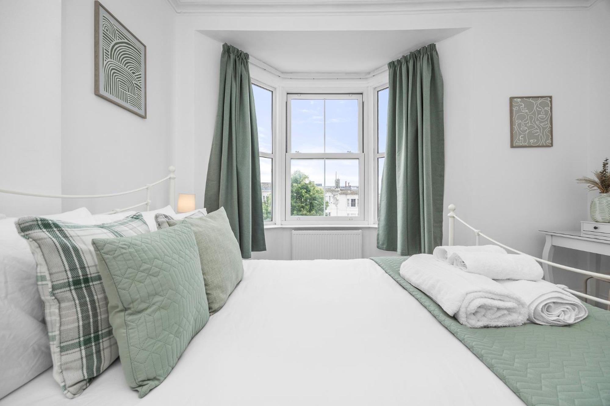 ברייטון 2 Bedroom Flat - With King Sized Beds, Netflix And Sky - Perfect For Contractors, Vacation Guests Or Those Relocating מראה חיצוני תמונה