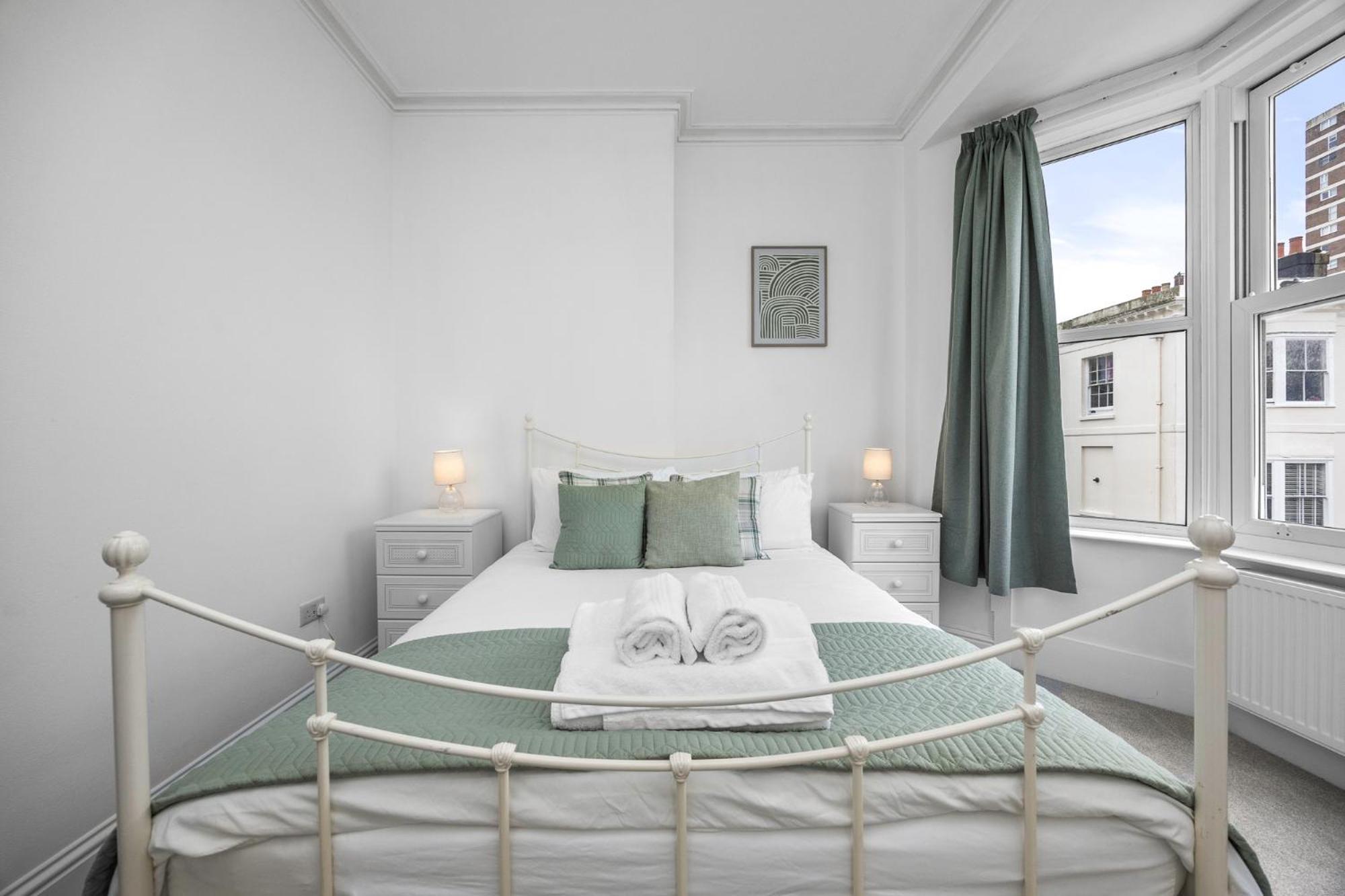 ברייטון 2 Bedroom Flat - With King Sized Beds, Netflix And Sky - Perfect For Contractors, Vacation Guests Or Those Relocating מראה חיצוני תמונה